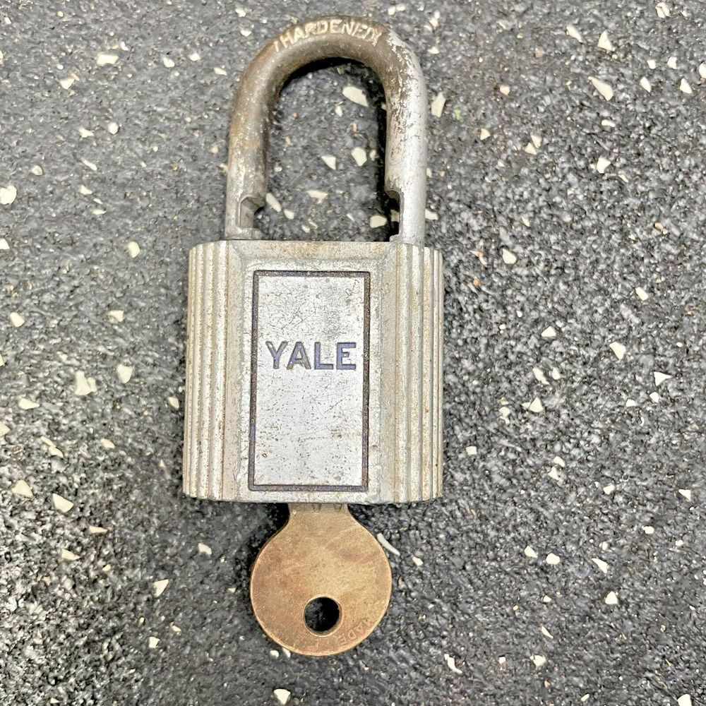 Vintage‎ Yale Padlock With Key Made in USA Hardened Silver Color